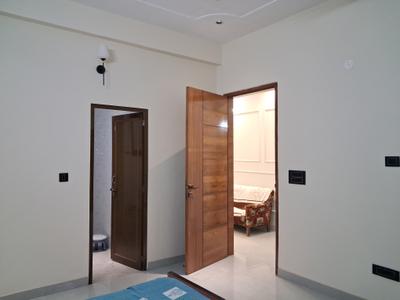 Bedroom Image of 2200 Sq.ft 4 BHK Builder Floor for rent in Sector 46 Noida for Rs. 50000
