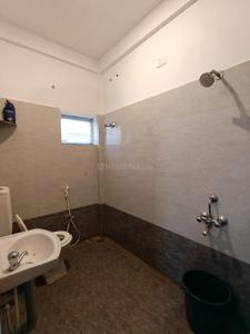Bathroom Image of 750 Sq.ft 2 BHK Independent House for rent in Chinnavedampatti Coimbatore for Rs. 17000