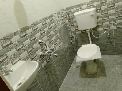Bathroom Image of 800 Sq.ft 2 BHK Builder Floor for rent in Varthur Bengaluru for Rs. 15000