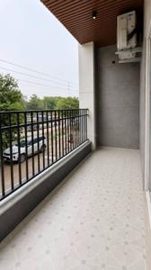 Balcony Image of 400 Sq.ft 1 BHK Builder Floor for rent in Sector 46 Gurgaon for Rs. 40000