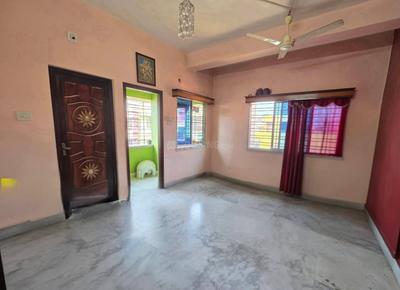 Bedroom Image of 1000 Sq.ft 2 BHK Apartment / Flat for sale in Tollygunge Kolkata for Rs. 4000000
