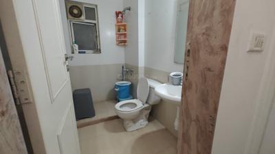 Bathroom Image of 630 Sq.ft 1 BHK Apartment / Flat for rent in Hiranandani Flora, Hiranandani Estate Thane for Rs. 35000