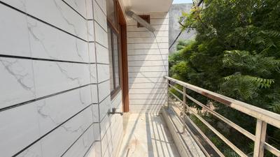 Balcony Image of 540 Sq.ft 2 BHK Builder Floor for rent in Dwarka Mor New Delhi for Rs. 14000