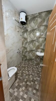 Bathroom Image of 650 Sq.ft 1 BHK Independent House for rent in Electronic City Bengaluru for Rs. 20000