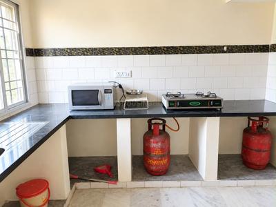 Kitchen Image of 1100 Sq.ft 1 BHK Apartment / Flat for rent in Murugeshpalya Bengaluru for Rs. 35000