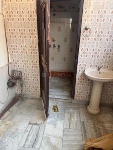 Bathroom Image of 1800 Sq.ft 4 BHK Independent House for rent in Old City Bathinda for Rs. 15000