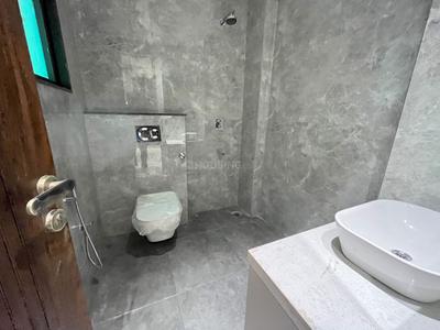 Bathroom Image of 1500 Sq.ft 4 BHK Apartment / Flat for sale in Vasant Kunj New Delhi for Rs. 17000000