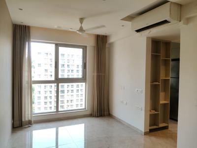 Living Room Image of 650 Sq.ft 1 BHK Apartment / Flat for sale in Hiranandani Regent Hill A B C D And E Wing, Powai Mumbai for Rs. 18800000