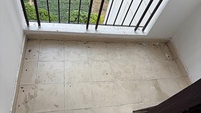 Living Room Image of 1100 Sq.ft 2.5 BHK Apartment / Flat for sale in Mahagun Puram Phase 1, Mahagunpuram Ghaziabad for Rs. 7000000
