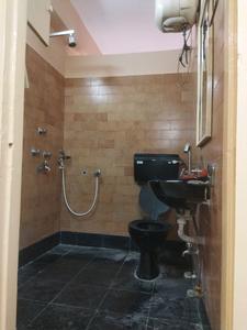Common Bathroom Image of 1400 Sq.ft 3 BHK Apartment / Flat for sale in Ballygunge Kolkata for Rs. 14000000
