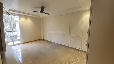 Bedroom Image of 2340 Sq.ft 3 BHK Builder Floor for sale in Anand Vihar New Delhi for Rs. 50000000
