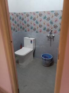 Bathroom Image of 1000 Sq.ft 2 BHK Builder Floor for rent in Porur Chennai for Rs. 22000