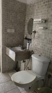 Bathroom Image of 1070 Sq.ft 2 BHK Apartment / Flat for rent in Paras Tierea, Sector 137 Noida for Rs. 32000