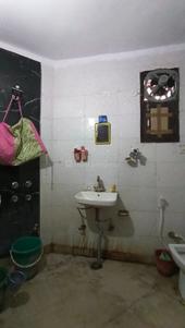 Bathroom Image of 700 Sq.ft 2 BHK Builder Floor for sale in Dabri New Delhi for Rs. 5500000