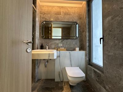 Bathroom Image of 2100 Sq.ft 4 BHK Apartment / Flat for sale in Rustomjee Crown Phase 2, Prabhadevi Mumbai for Rs. 160000000