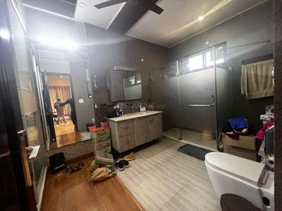Bathroom Image of 9000 Sq.ft 5 BHK Duplex for rent in Sector 36 Noida for Rs. 165000
