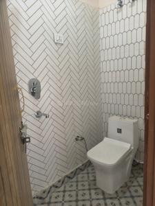 Bathroom Image of 710 Sq.ft 2 BHK Apartment / Flat for sale in DLF Ankur Vihar Ghaziabad for Rs. 2050000