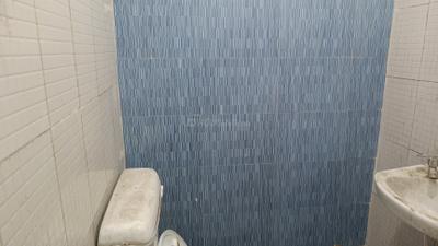 Bathroom Image of 390 Sq.ft 1 BHK Builder Floor for sale in Dwarka Mor New Delhi for Rs. 1600000