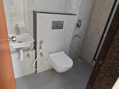 Bathroom Image of 550 Sq.ft 1 BHK Apartment / Flat for rent in Larkins Nest, Kasarvadavali Thane for Rs. 18000