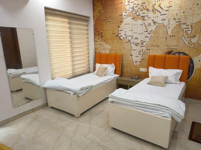 Bedroom Image of STAYEZEE LIVING in Kamla Nagar, New Delhi