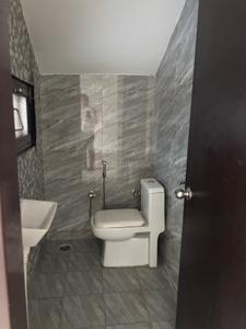 Bathroom Image of 2250 Sq.ft 3.5 BHK Villa for rent in HL City, sector 37 Bahadurgarh for Rs. 28000