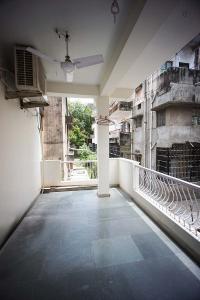 Balcony Image of 738 Sq.ft 2 BHK Apartment / Flat for sale in Ambawadi Ahmedabad for Rs. 7500000