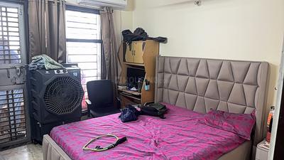 Bedroom Image of 950 Sq.ft 3 BHK Builder Floor for sale in Pitampura New Delhi for Rs. 16000000