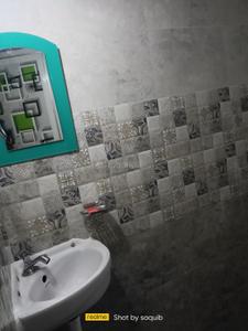 Bathroom Image of 700 Sq.ft 2 BHK Apartment / Flat for rent in Madhopara Purnea for Rs. 9500