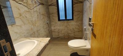 Bathroom Image of 1500 Sq.ft 3.5 BHK Apartment / Flat for sale in Santacruz West Mumbai for Rs. 85000000