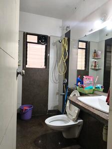 Common Bathroom Image of 1107 Sq.ft 2 BHK Apartment / Flat for sale in Kalpataru Splendour, Wakad Pune for Rs. 10000000