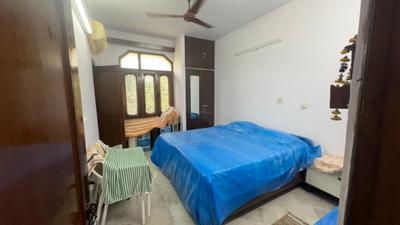Bedroom Image of 1650 Sq.ft 3 BHK Builder Floor for sale in Rajouri Garden New Delhi for Rs. 22500000