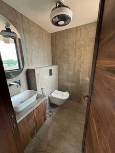 Bathroom Image of 3500 Sq.ft 5 BHK Independent House for sale in Sector 33 Gurgaon for Rs. 160000000