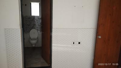 Bathroom Image of 650 Sq.ft 2 BHK Apartment / Flat for sale in Ratnam Pride, Ghanteshwer Rajkot for Rs. 2800000