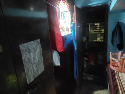 Bathroom Image of 500 Sq.ft 1 BHK Independent House for rent in Kalkaji New Delhi for Rs. 13000