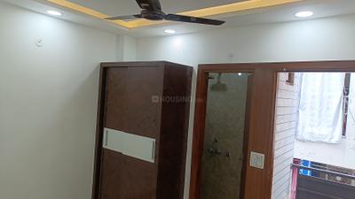 Bedroom Image of 600 Sq.ft 2 BHK Builder Floor for sale in Laxmi Nagar New Delhi for Rs. 5800000