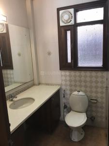 Bathroom Image of 4500 Sq.ft 4 BHK Builder Floor for rent in Safdarjung Development Area New Delhi for Rs. 250000