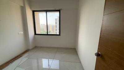 Bedroom Image of 1305 Sq.ft 2 BHK Apartment / Flat for rent in Jagatpur Ahmedabad for Rs. 21000
