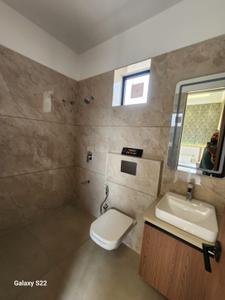 Bathroom Image of 1600 Sq.ft 4 BHK Apartment / Flat for sale in Coutyrad Bellavista, Bhayli Vadodara for Rs. 9600000