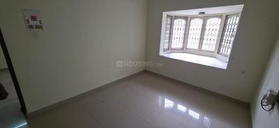 Bedroom Image of 1200 Sq.ft 2 BHK Builder Floor for rent in Palavakkam, Sholinganallur Chennai for Rs. 40000