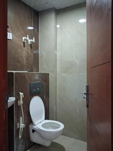 Common Bathroom Image of 950 Sq.ft 2 BHK Apartment / Flat for rent in Sector 49 Noida for Rs. 24500
