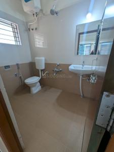 Bathroom Image of 650 Sq.ft 1 BHK Builder Floor for rent in Koramangala Bengaluru for Rs. 28000
