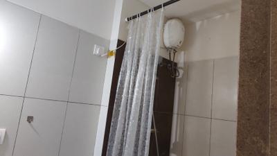 Bathroom Image of 620 Sq.ft 1 BHK Apartment / Flat for rent in Skyi Songbirds , Bhugaon Pune for Rs. 22000