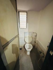 Bathroom Image of 260 Sq.ft 1 RK Apartment / Flat for rent in Worli Mumbai for Rs. 30000