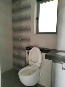 Common Bathroom Image of 950 Sq.ft 2 BHK Apartment / Flat for sale in Lodha Bellavista, Thane West Thane for Rs. 16500000