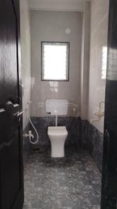 Bathroom Image of 450 Sq.ft 1 BHK Independent House for rent in Loni Kalbhor Pune for Rs. 10000