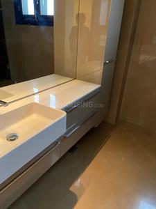Bathroom Image of 4000 Sq.ft 4 BHK Independent House for rent in West End New Delhi for Rs. 650000