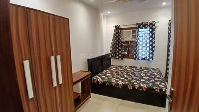 Bedroom Image of 1200 Sq.ft 3 BHK Builder Floor for rent in Janakpuri New Delhi for Rs. 40000