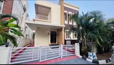 Image of 1980 Sq.ft 3 BHK Duplex for rent in Modi Villa Orchids, Kowkoor, Secunderabad for Rs. 27000