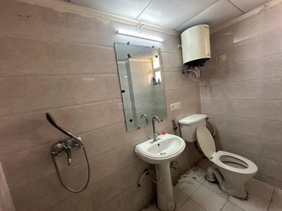 Bathroom Image of 990 Sq.ft 2 BHK Apartment / Flat for sale in Supertech Livingston, Crossings Republik Ghaziabad for Rs. 7000000