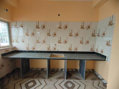 Kitchen Image of 650 Sq.ft 2 BHK Apartment / Flat for sale in Parnasree Pally Kolkata for Rs. 2500000